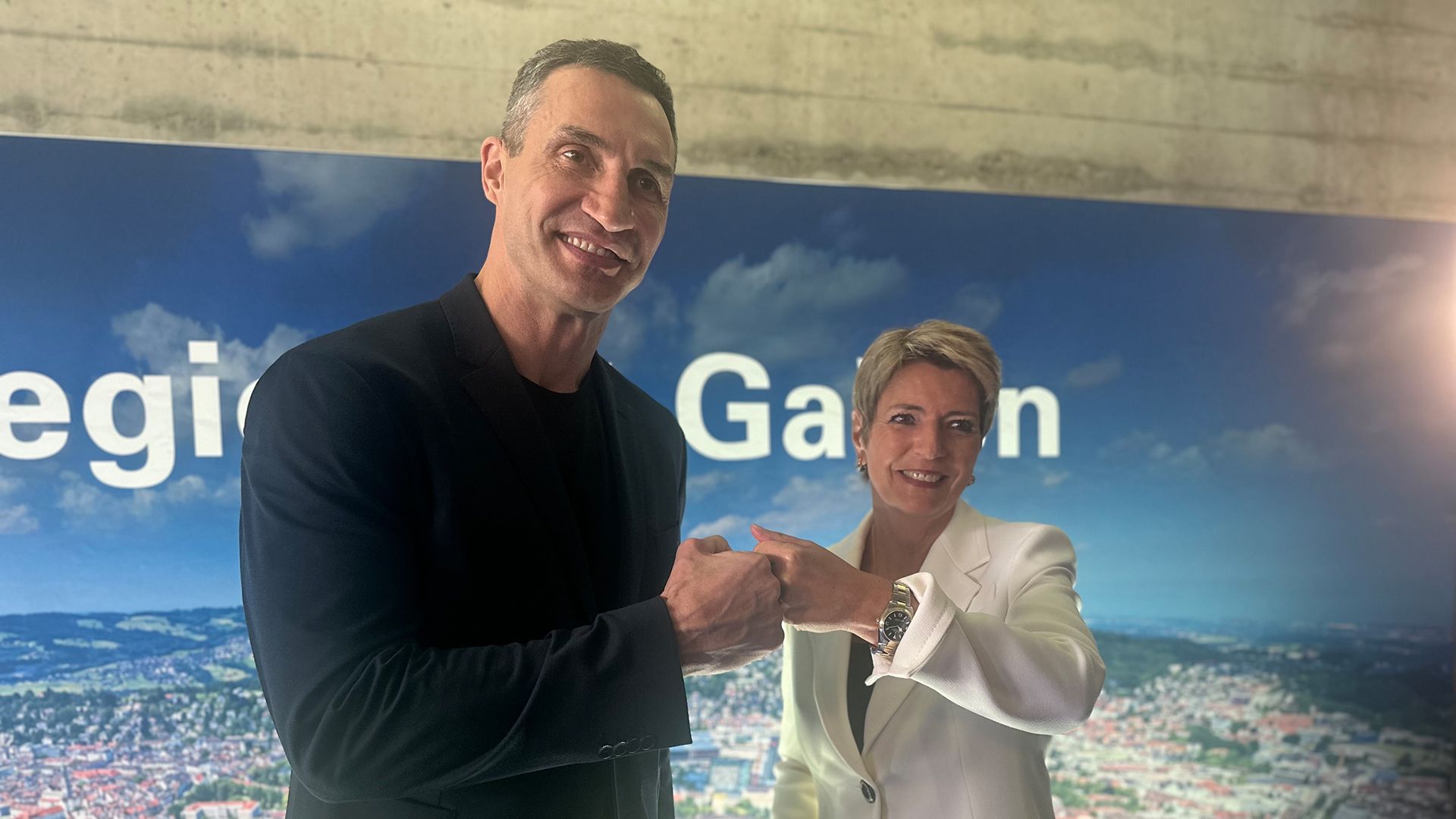 Die Präsidentin der Schweizerischen Eidgenossenschaft Karin Keller-Sutter Witali Klitschko, Bürgermeister von Kiew