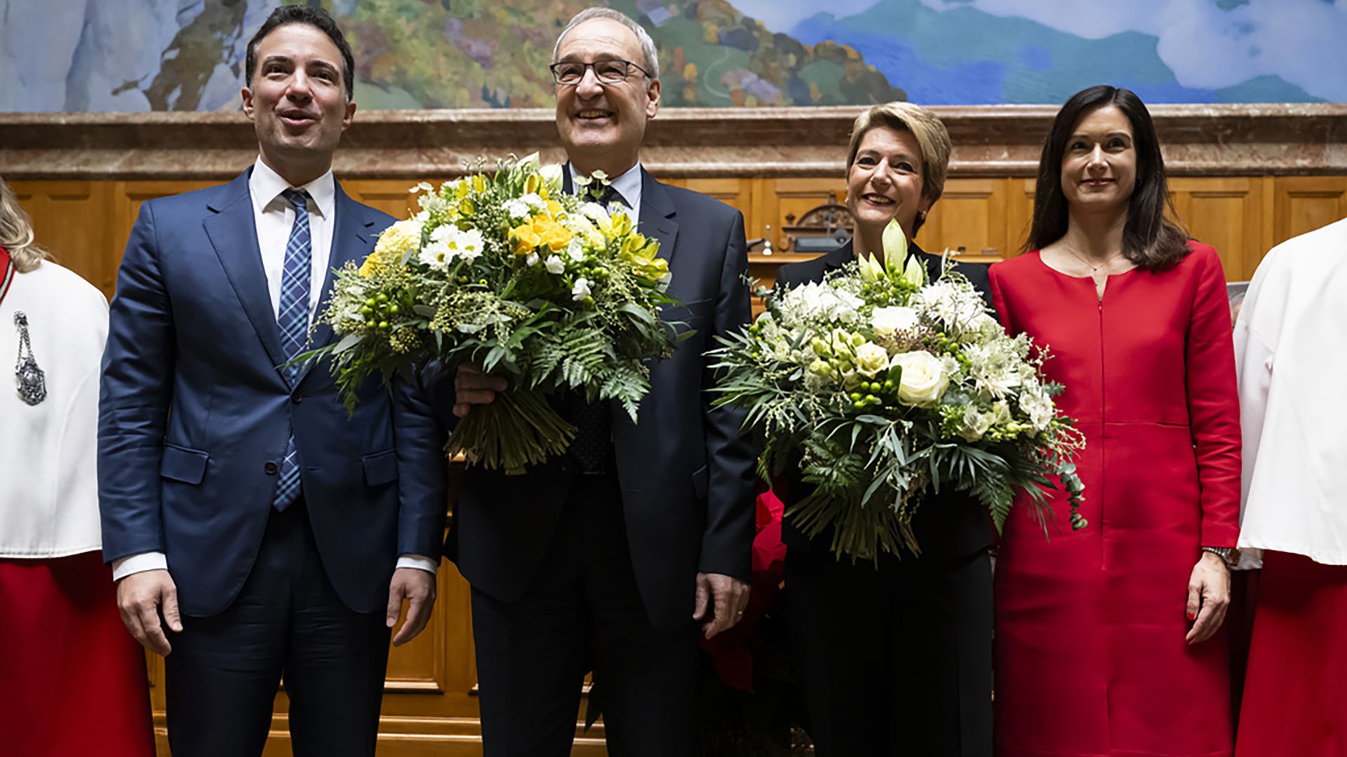 Die neu gewählte Bundespräsidentin Karin Keller-Sutter und der neu gewählte Vizepräsident Guy Parmelin