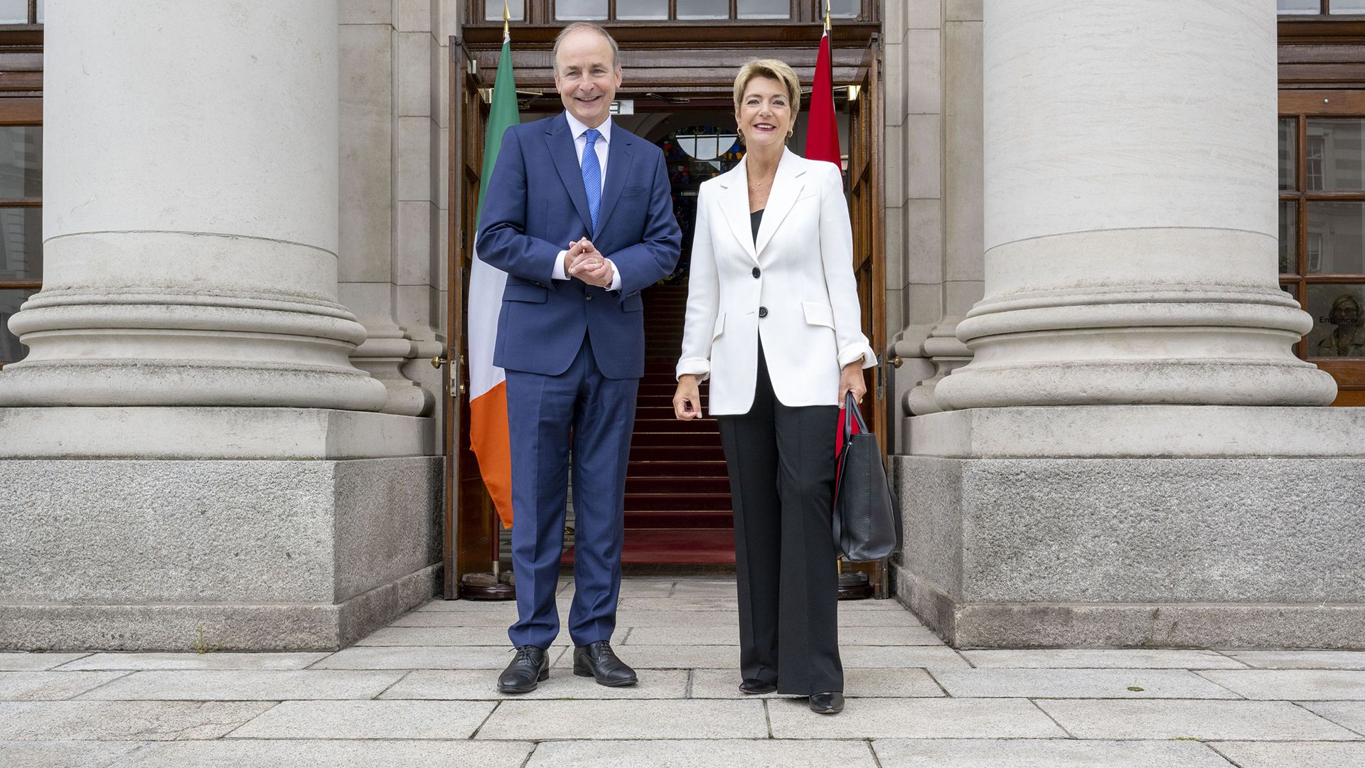 Die Präsidentin der Schweizerischen Eidgenossenschaft Karin Keller-Sutter mit dem Taoiseach (irischer Premierminister) Micheál Martin