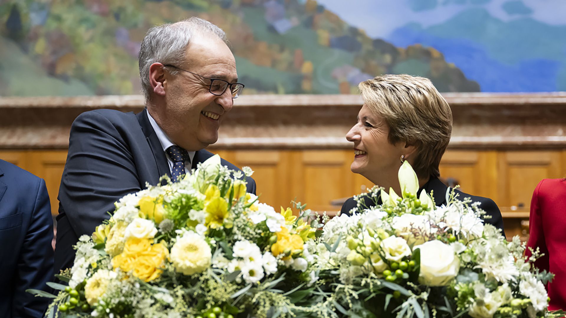 Die neu gewählte Bundespräsidentin Karin Keller-Sutter und der neu gewählte Vizepräsident Guy Parmelin