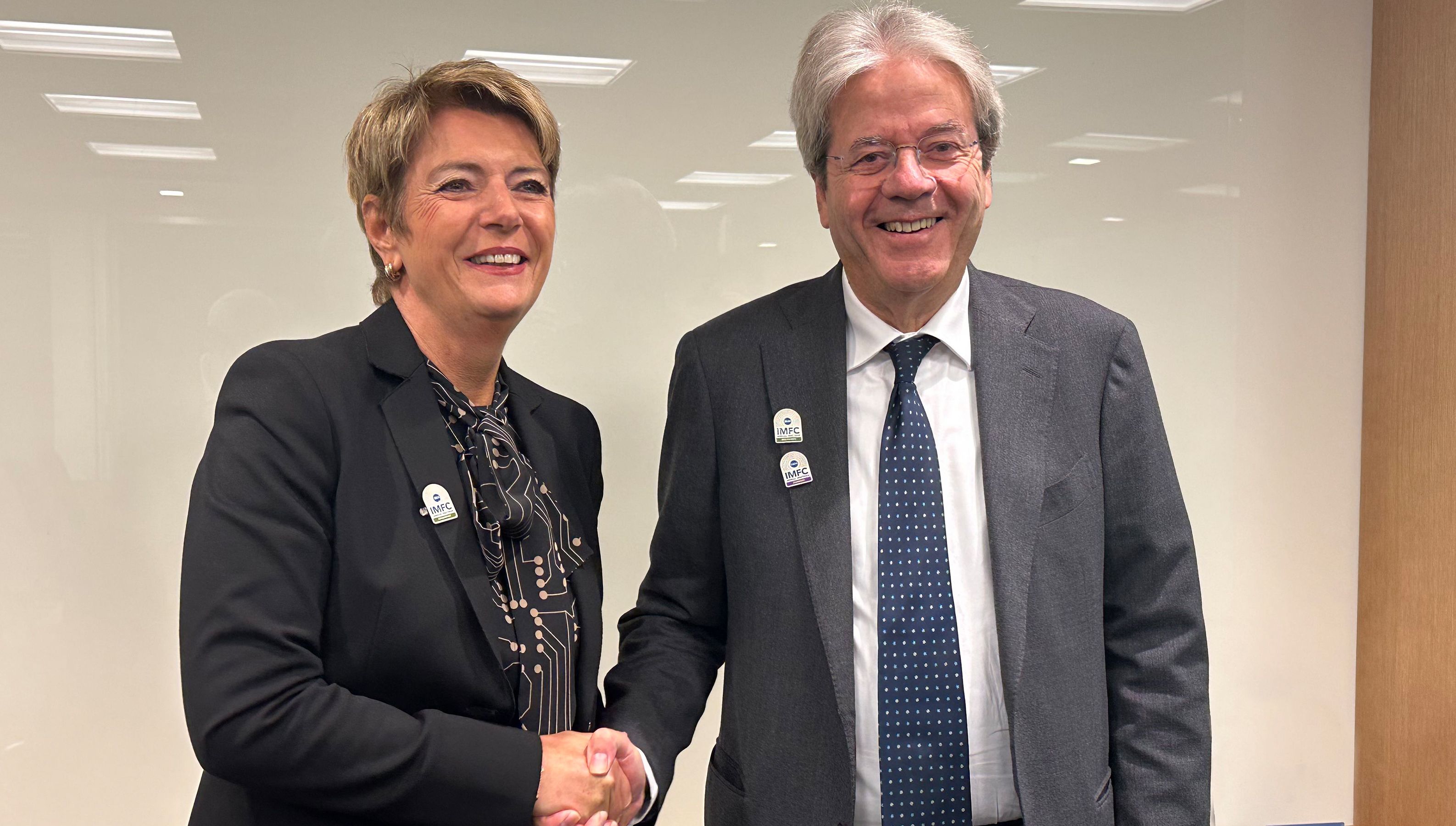 Bundesrätin Karin Keller-Sutter mit Paolo Gentiloni, EU-Kommissar für Wirtschaft und Währung
