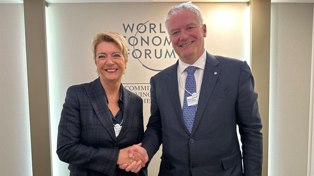 Federal Councillor Karin Keller-Sutter meets with OECD Secretary-General Mathias Cormann.