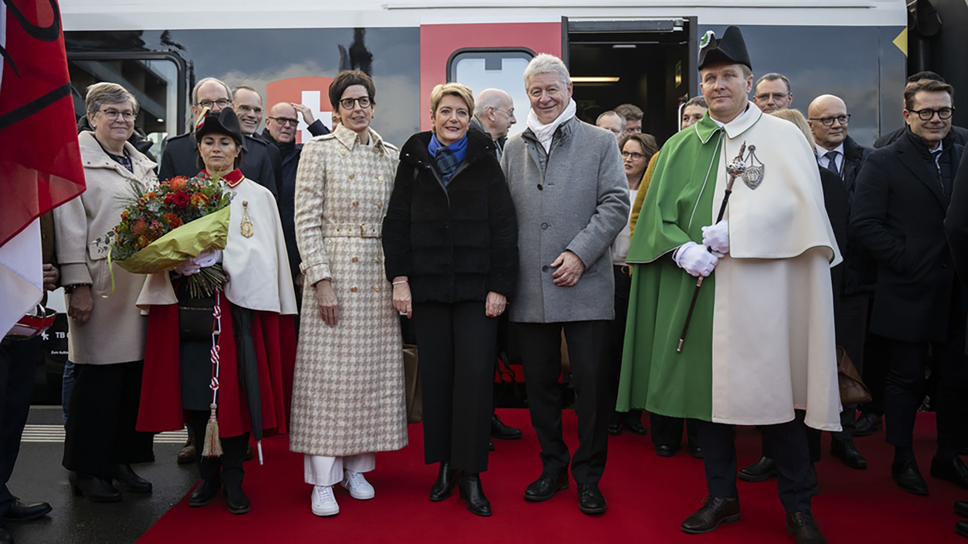 President of the Swiss Confederation Karin Keller-Sutter is delighted on her arrival in Wil with the government delegation and guests of honour
