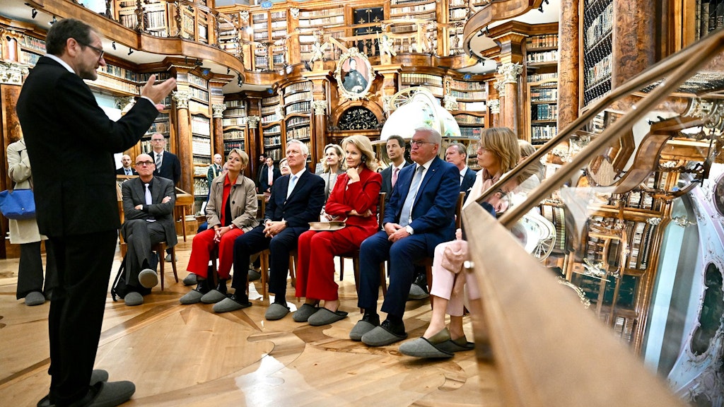 The President of the Confederation visits the Abbey library of St Gall with German-speaking heads of state