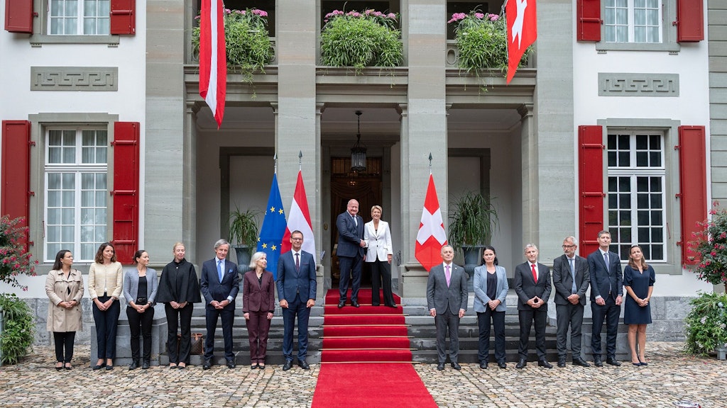 La présidente de la Confédération suisse Karin Keller Sutter reçoit le chancelier autrichien Christian Stocker