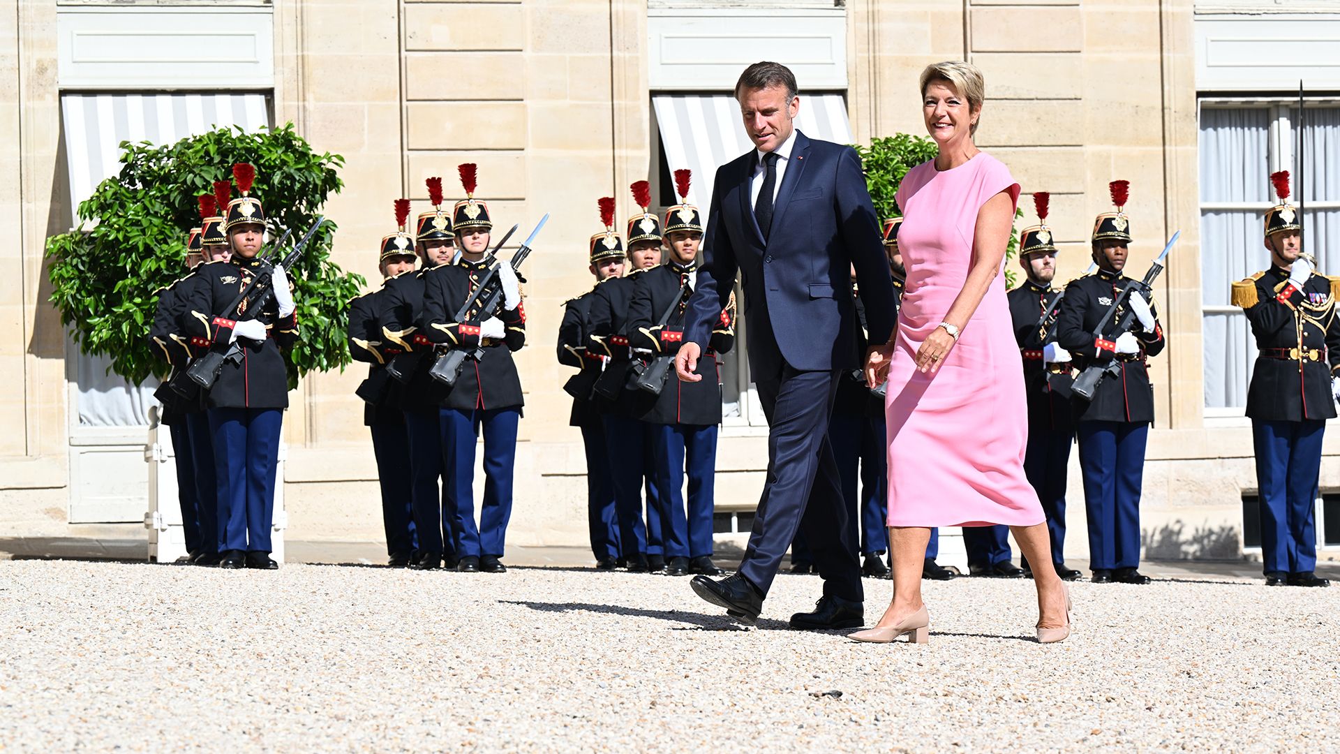 La présidente de la Confédération Karin Keller-Sutter rencontre le président français Emmanuel Macron