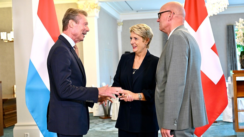 La présidente de la Confédération Karin Keller-Sutter accueille Henri, grand-duc de Luxembourg