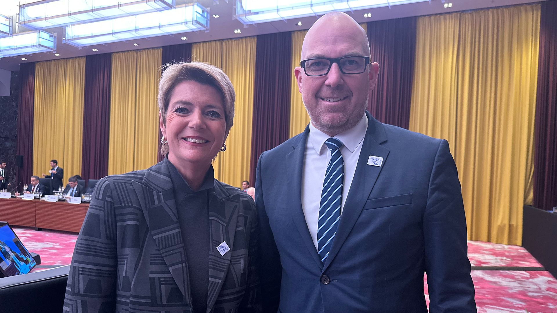 La présidente de la Confédération Karin Keller-Sutter avec Daniel Risch, chef du gouvernement de la Principauté du Liechtenstein. à la conférence «No Money for Terror»