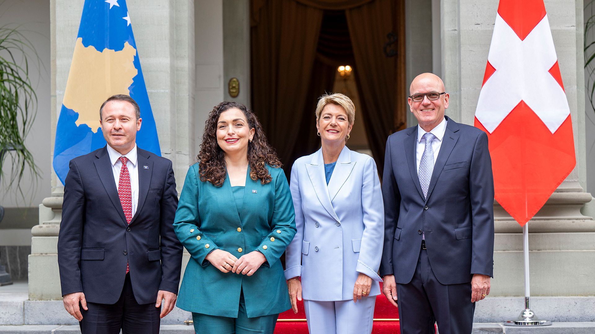 La présidente de la Confédération Karin Keller-Sutter reçoit la présidente du Kosovo Vjosa Osmani Sadriu au Lohn