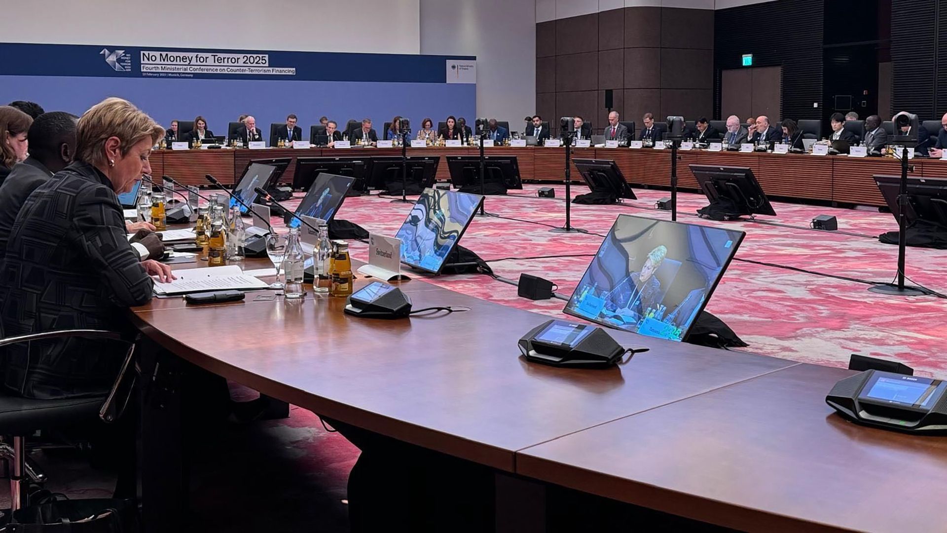 La présidente de la Confédération Karin Keller-Sutter à la conférence «No Money for Terror»