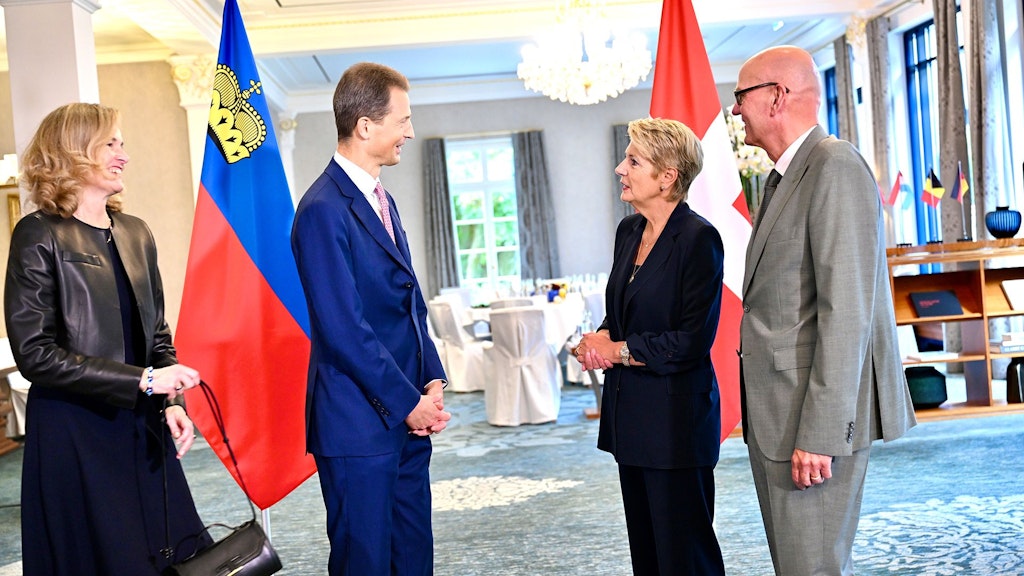 La présidente de la Confédération Karin Keller-Sutter accueille Luigi du Liechtenstein, prince régent du Liechtenstein
