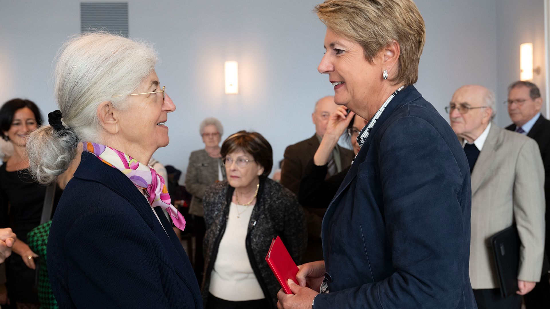 Incontro con i sopravvissuti all'Olocausto e la Presidente della Confederazione Svizzera Karin Keller-Sutter