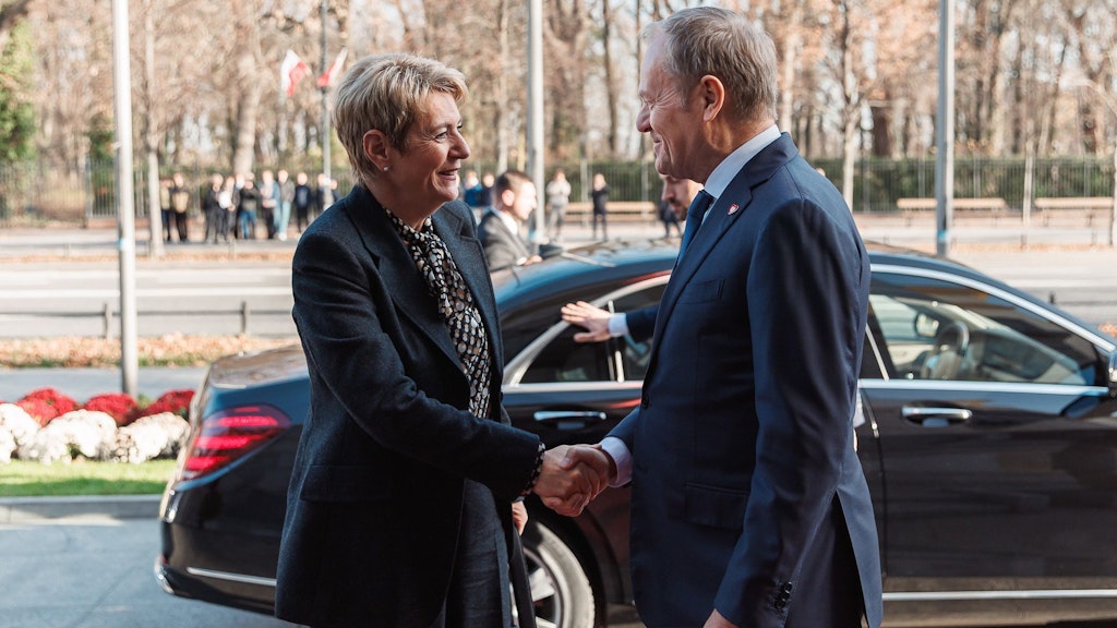 La presidente della Confederazione Karin Keller-Sutter incontra Donald Tusk, primo ministro della Polonia.