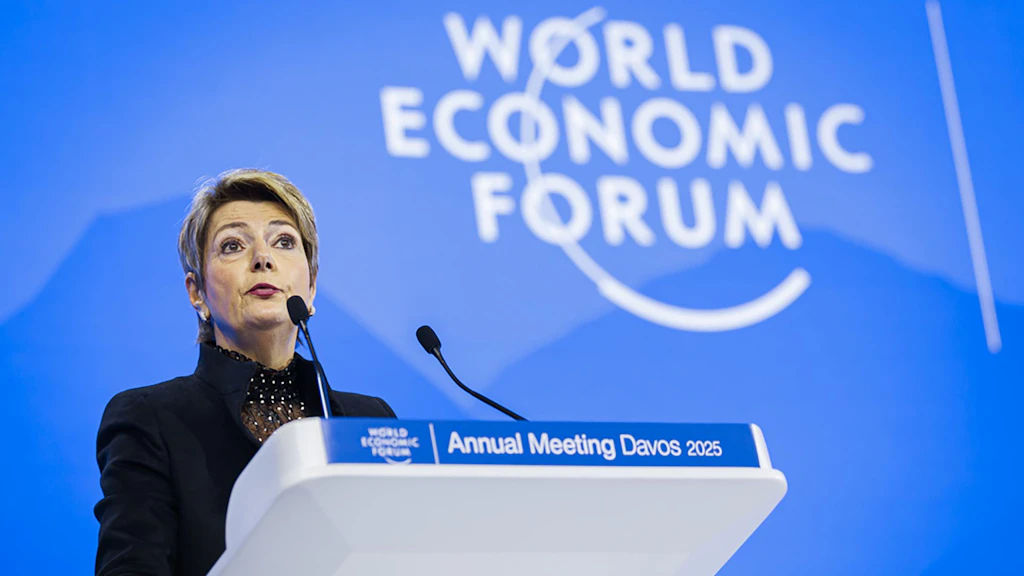 La Presidente della Confederazione Svizzera Karin Keller-Sutter tiene un discorso durante il 55° incontro annuale del World Economic Forum, WEF, a Davos.
