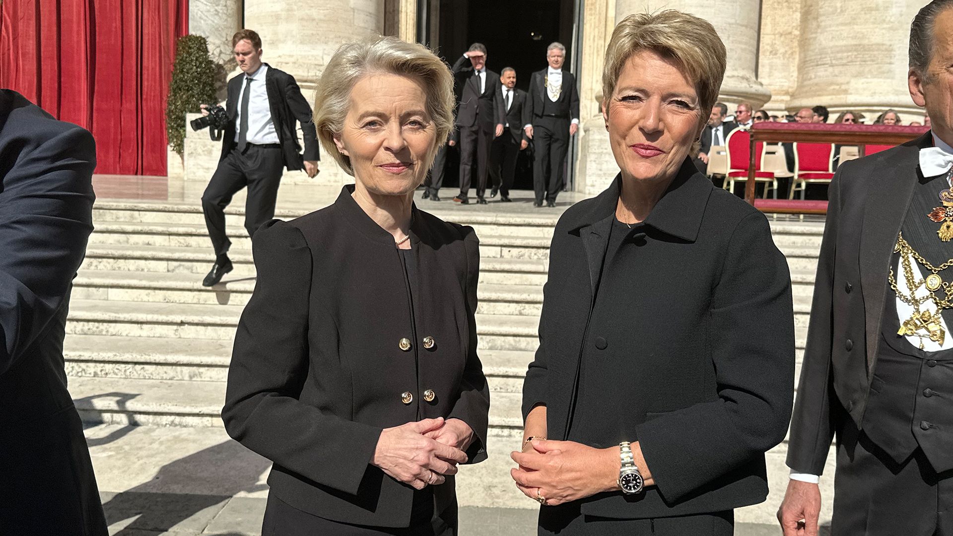 La presidente della Confederazione Karin Keller-Sutter con Ursula von der Leyen presidente della Commissione europea