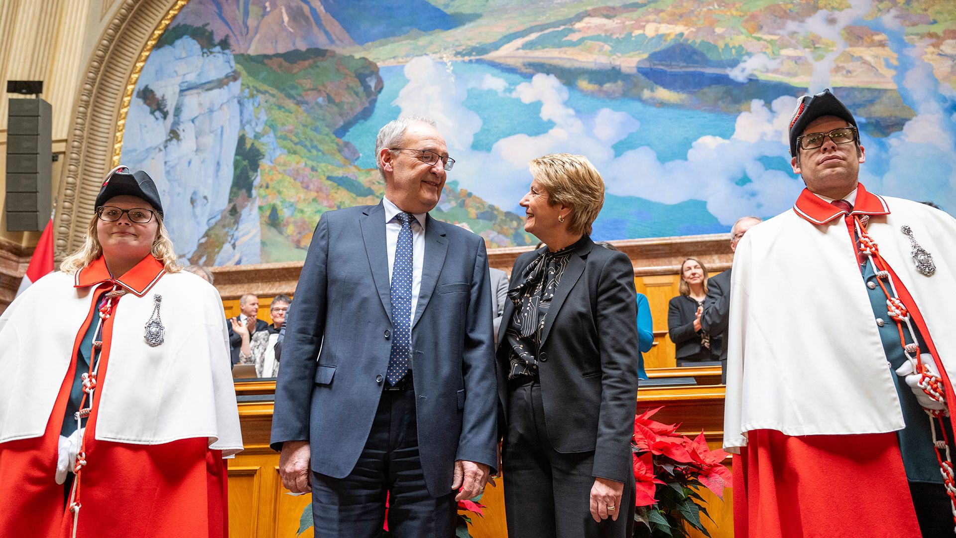 La neoeletta Presidente della Confederazione Svizzera Karin Keller-Sutter e il neoeletto Vicepresidente Guy Parmelin